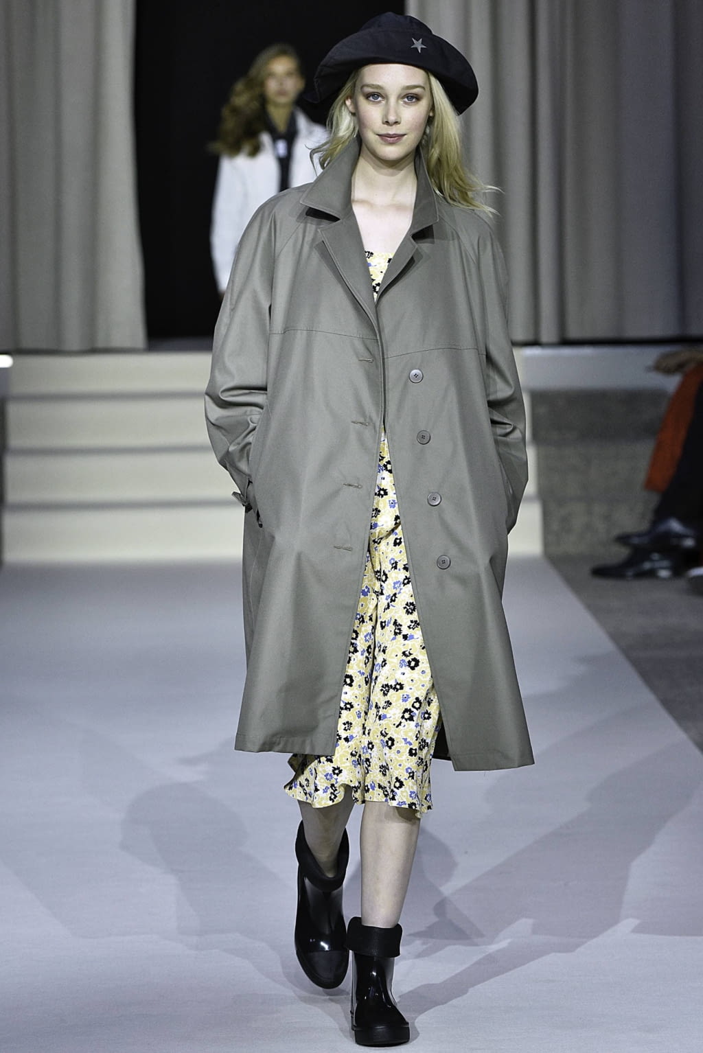 Fashion Week Paris Spring/Summer 2019 look 15 from the Agnès B collection womenswear