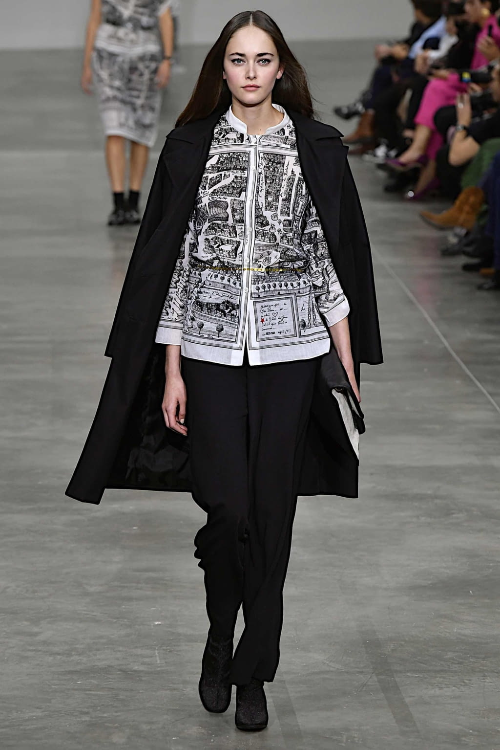 Fashion Week Paris Spring/Summer 2020 look 25 from the Agnès B collection womenswear