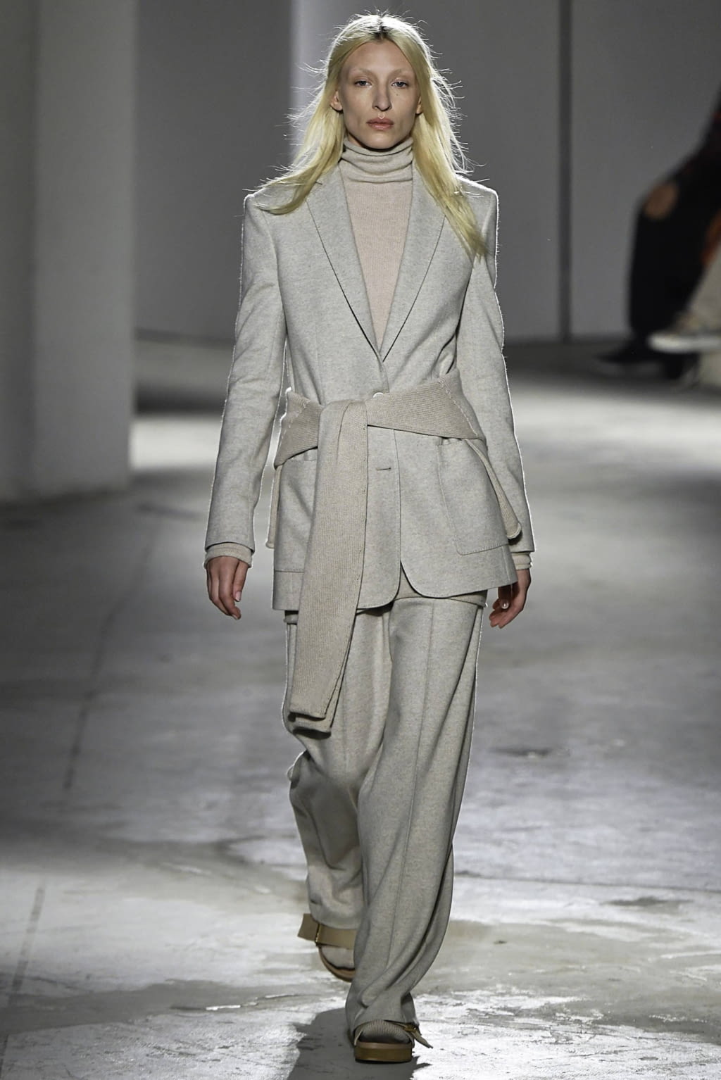 Fashion Week Milan Fall/Winter 2019 look 3 from the Agnona collection 女装