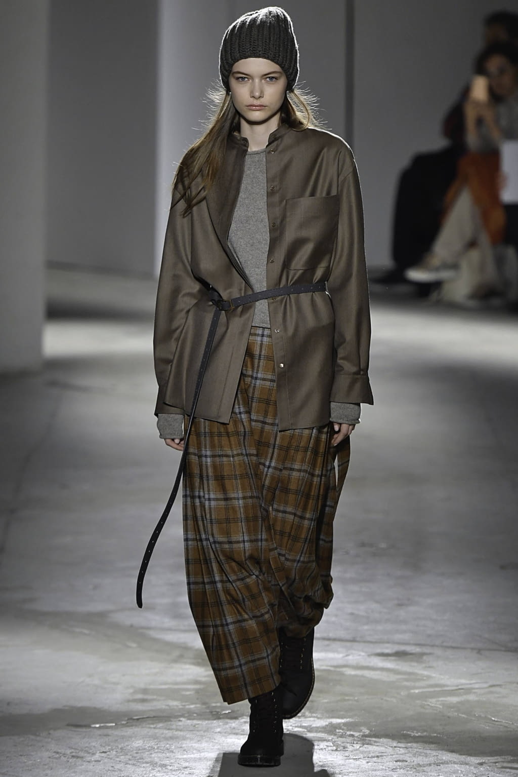 Fashion Week Milan Fall/Winter 2019 look 14 from the Agnona collection 女装