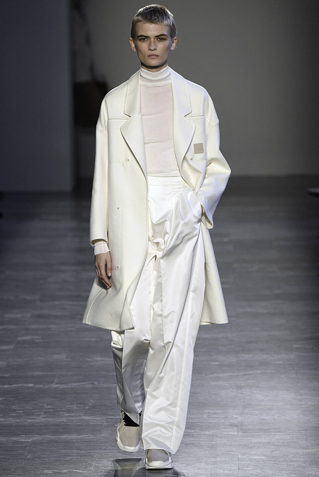Fashion Week Milan Spring/Summer 2019 look 5 from the Agnona collection 女装