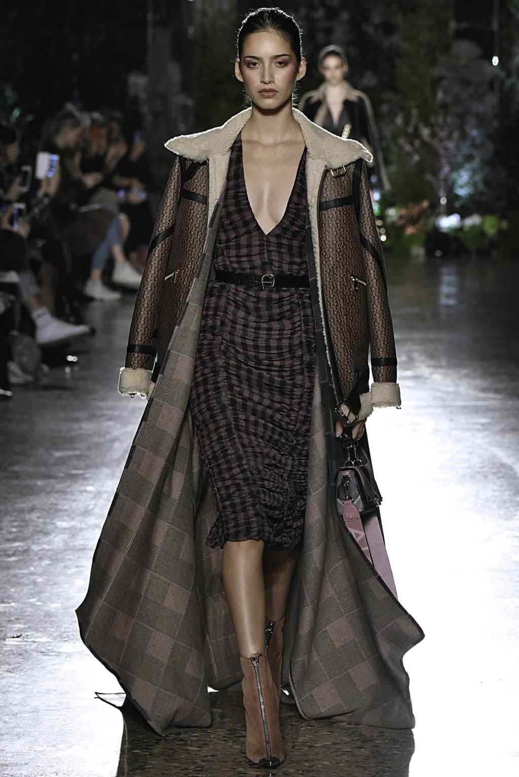 Fashion Week Milan Fall/Winter 2019 look 2 from the Aigner collection 女装