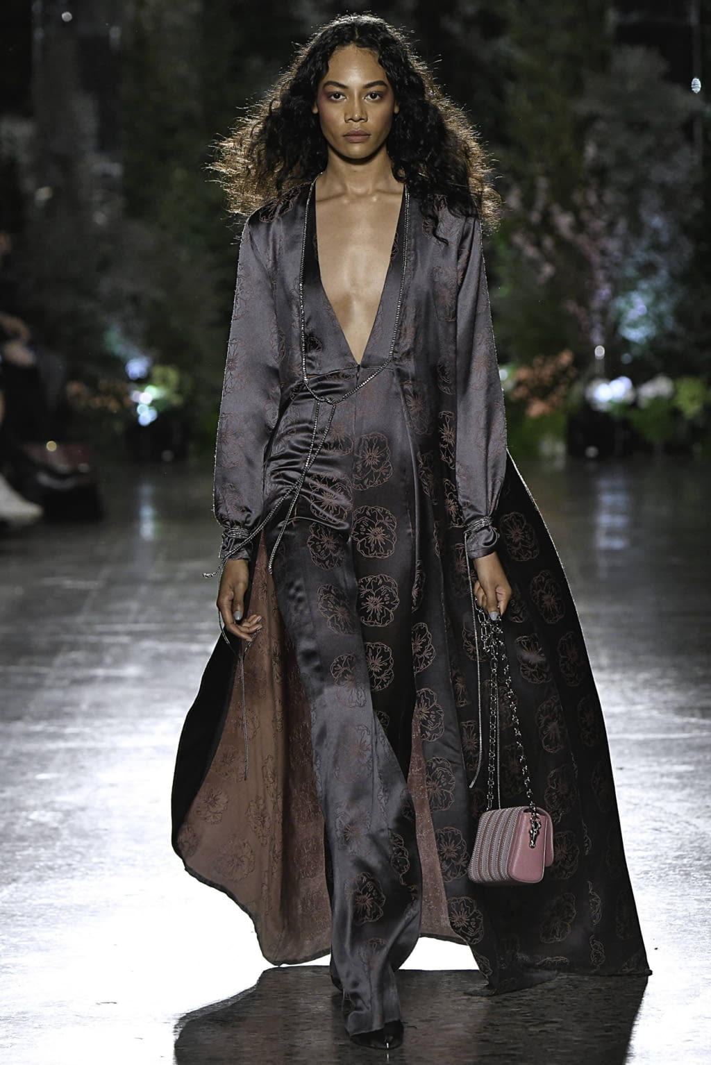 Fashion Week Milan Fall/Winter 2019 look 3 from the Aigner collection womenswear