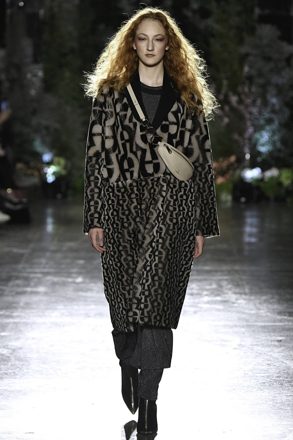 Fashion Week Milan Fall/Winter 2019 look 19 from the Aigner collection 女装