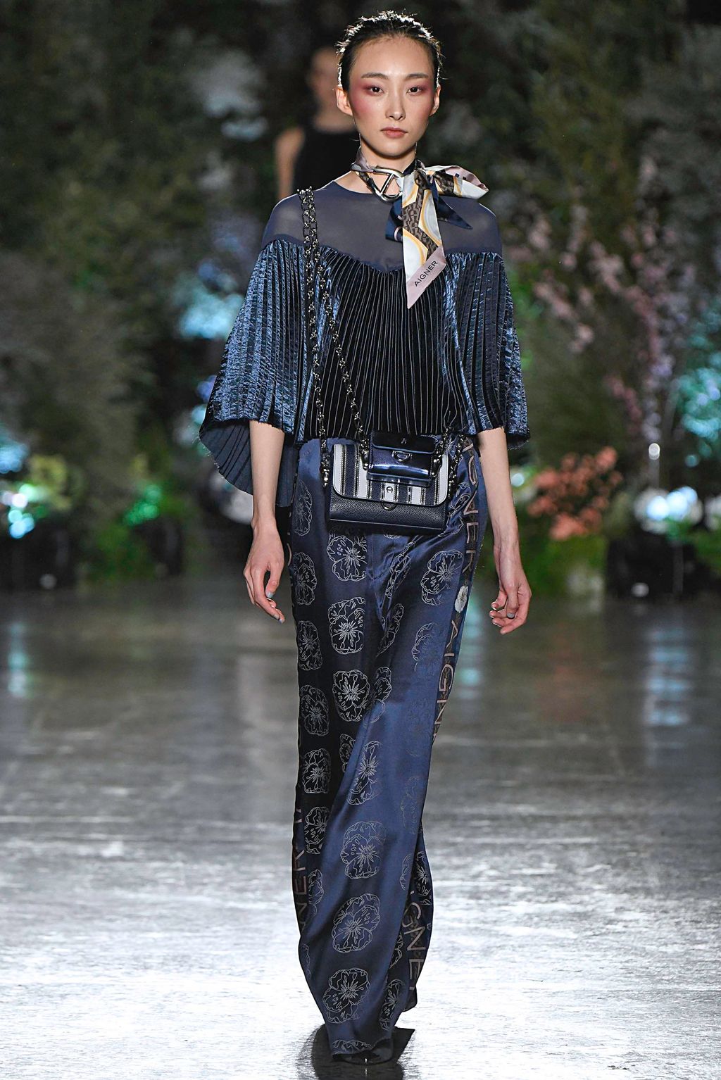 Fashion Week Milan Fall/Winter 2019 look 27 from the Aigner collection womenswear