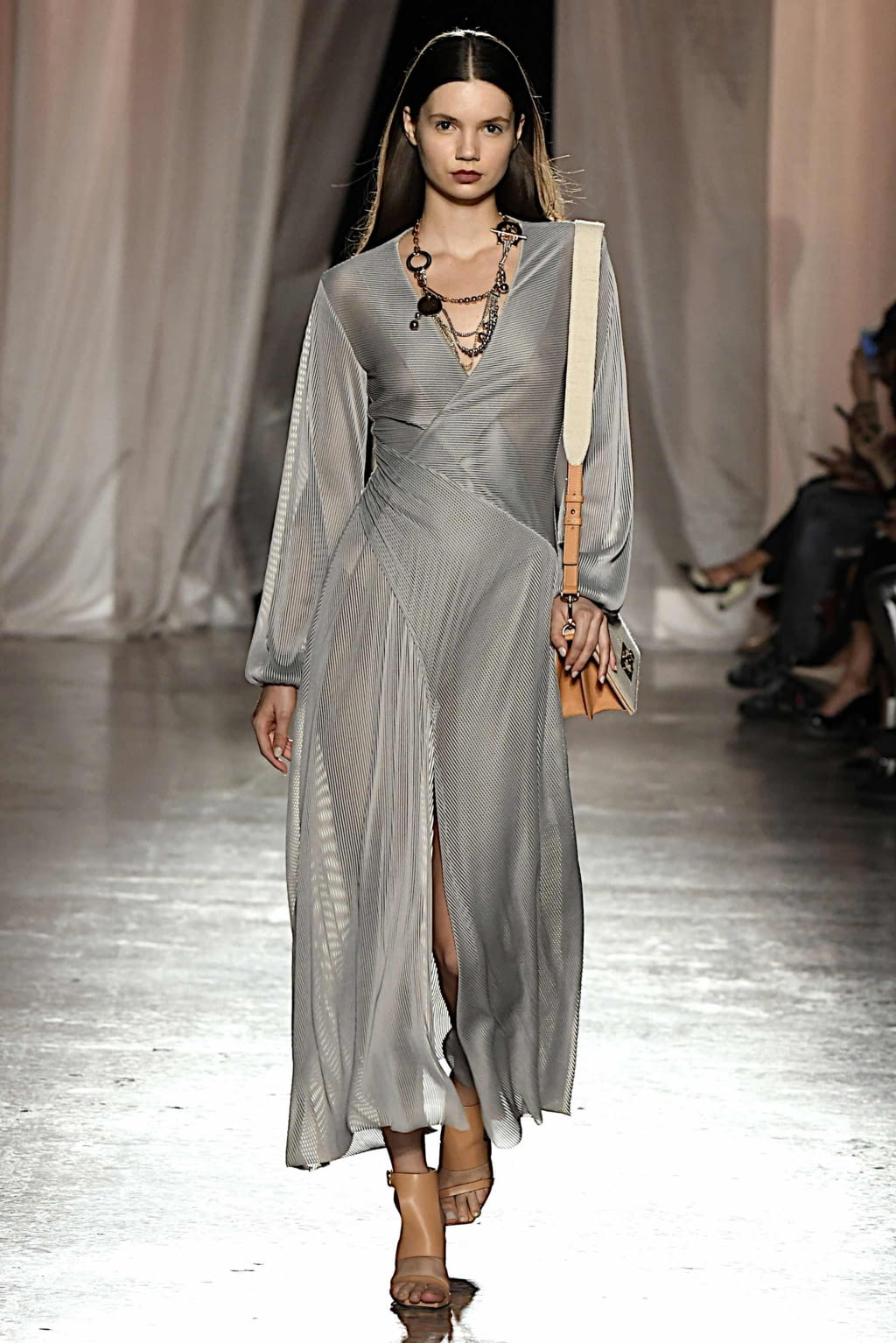 Fashion Week Milan Spring/Summer 2020 look 9 de la collection Aigner womenswear
