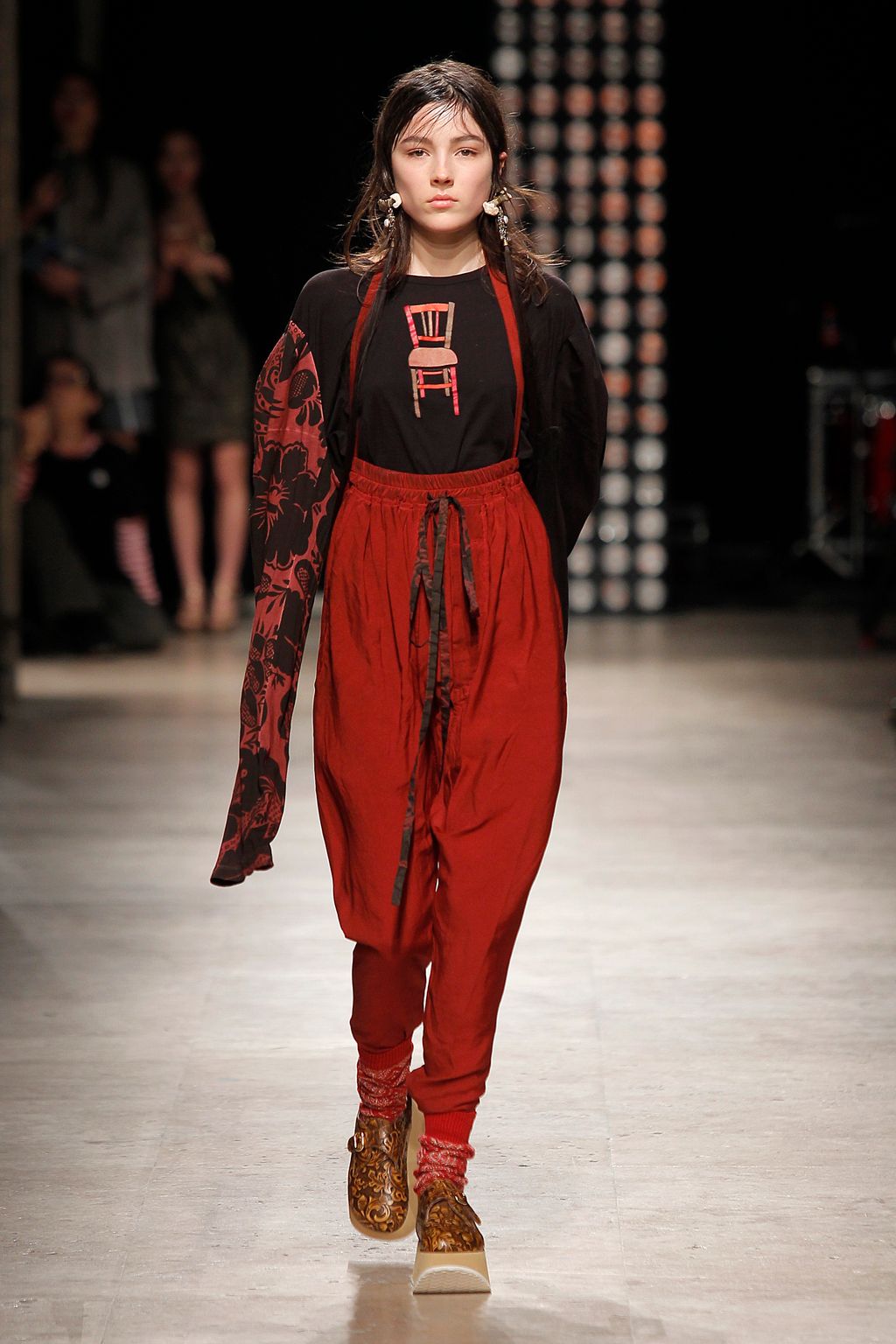 Fashion Week Paris Fall/Winter 2016 look 2 from the Andreas Kronthaler for Vivienne Westwood collection womenswear