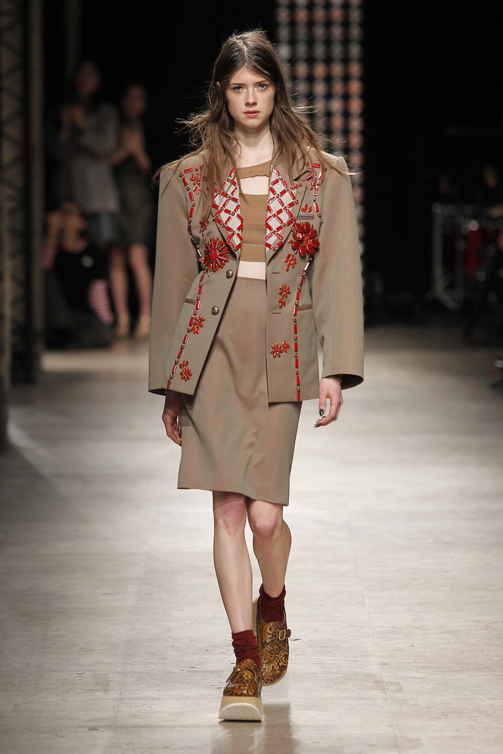 Fashion Week Paris Fall/Winter 2016 look 14 from the Andreas Kronthaler for Vivienne Westwood collection 女装