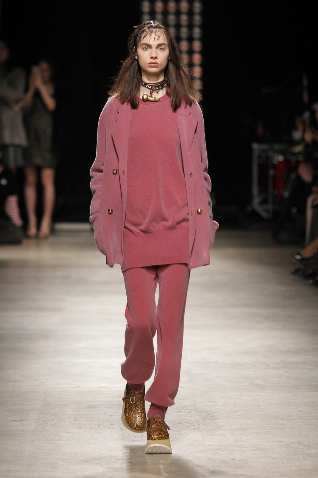 Fashion Week Paris Fall/Winter 2016 look 18 from the Andreas Kronthaler for Vivienne Westwood collection womenswear