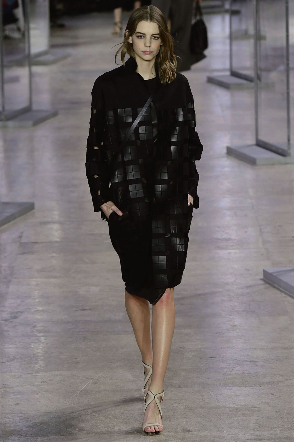 Fashion Week Paris Fall/Winter 2017 look 15 from the Akris collection womenswear