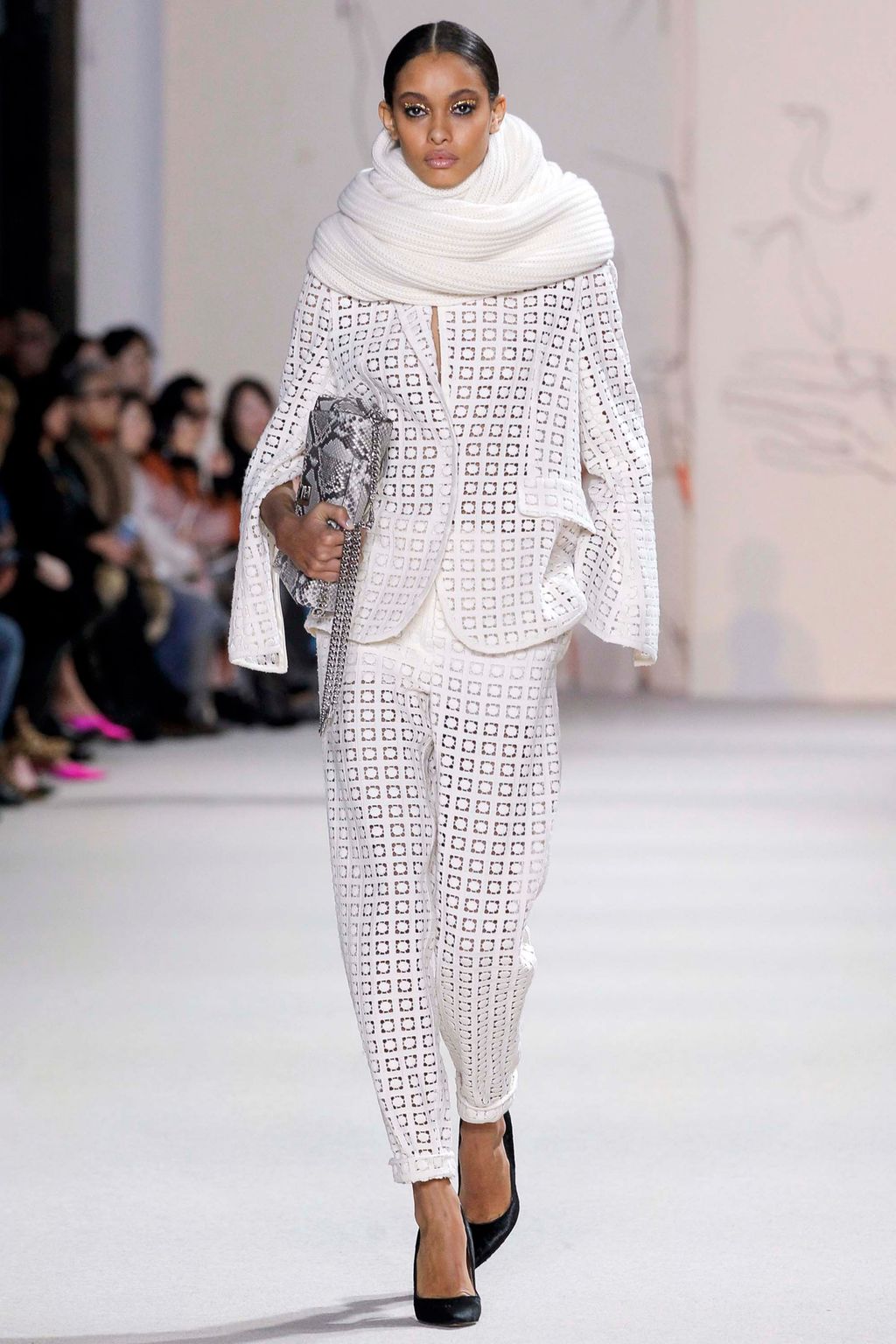 Fashion Week Paris Fall/Winter 2018 look 14 from the Akris collection womenswear