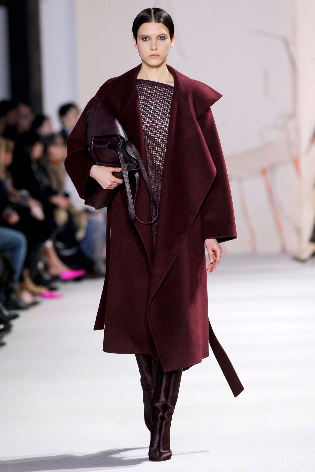 Fashion Week Paris Fall/Winter 2018 look 19 from the Akris collection womenswear