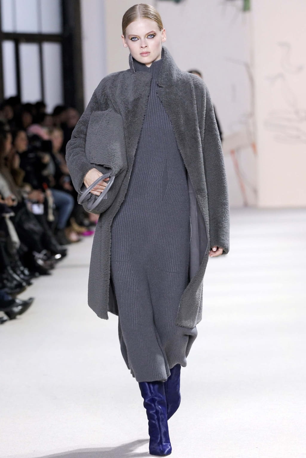 Fashion Week Paris Fall/Winter 2018 look 30 from the Akris collection womenswear