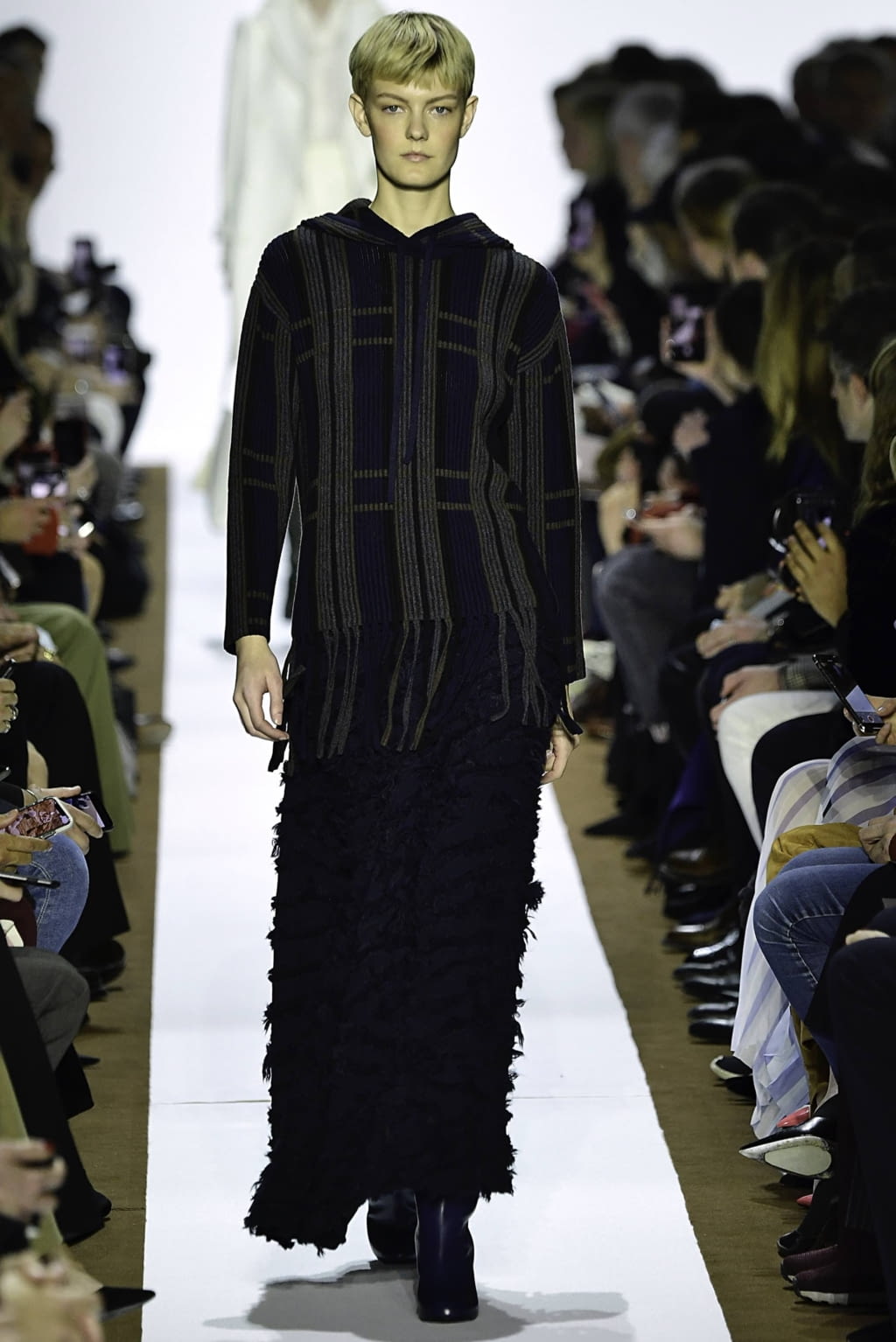 Fashion Week Paris Fall/Winter 2019 look 9 from the Akris collection womenswear