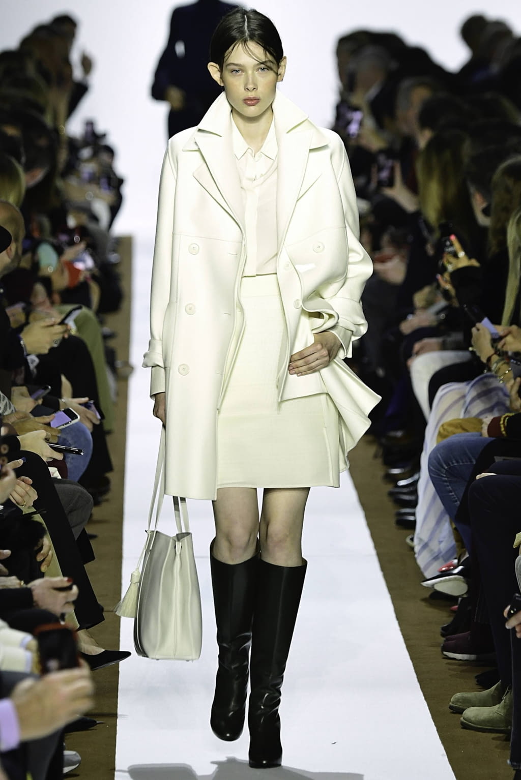 Fashion Week Paris Fall/Winter 2019 look 10 from the Akris collection womenswear