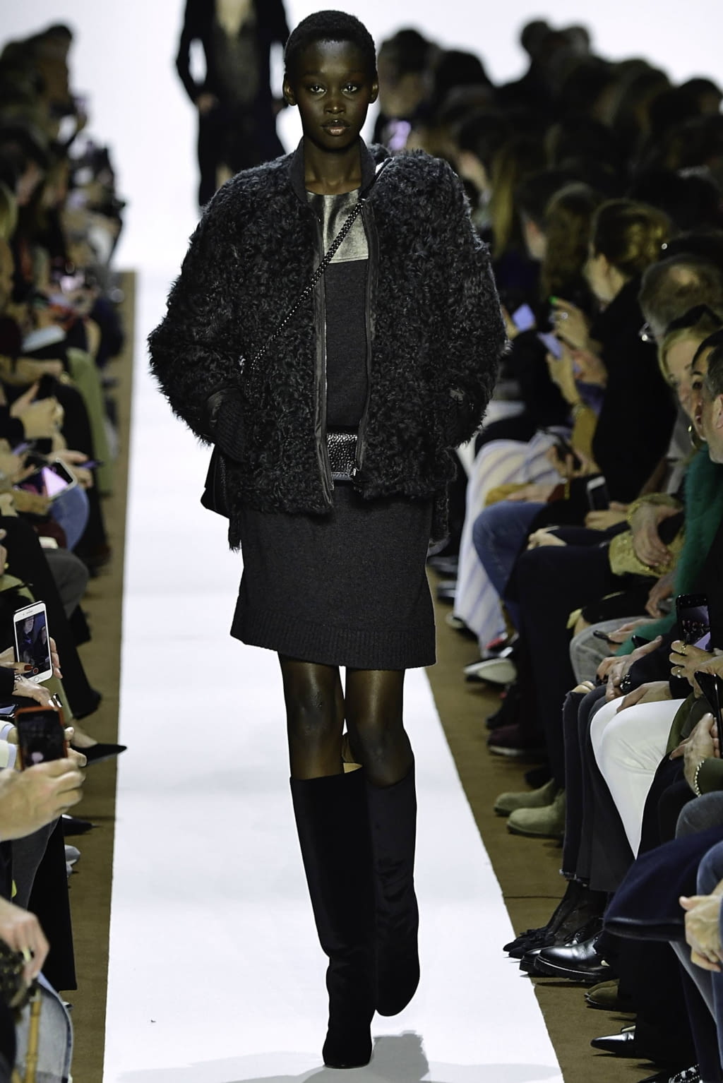 Fashion Week Paris Fall/Winter 2019 look 18 from the Akris collection womenswear