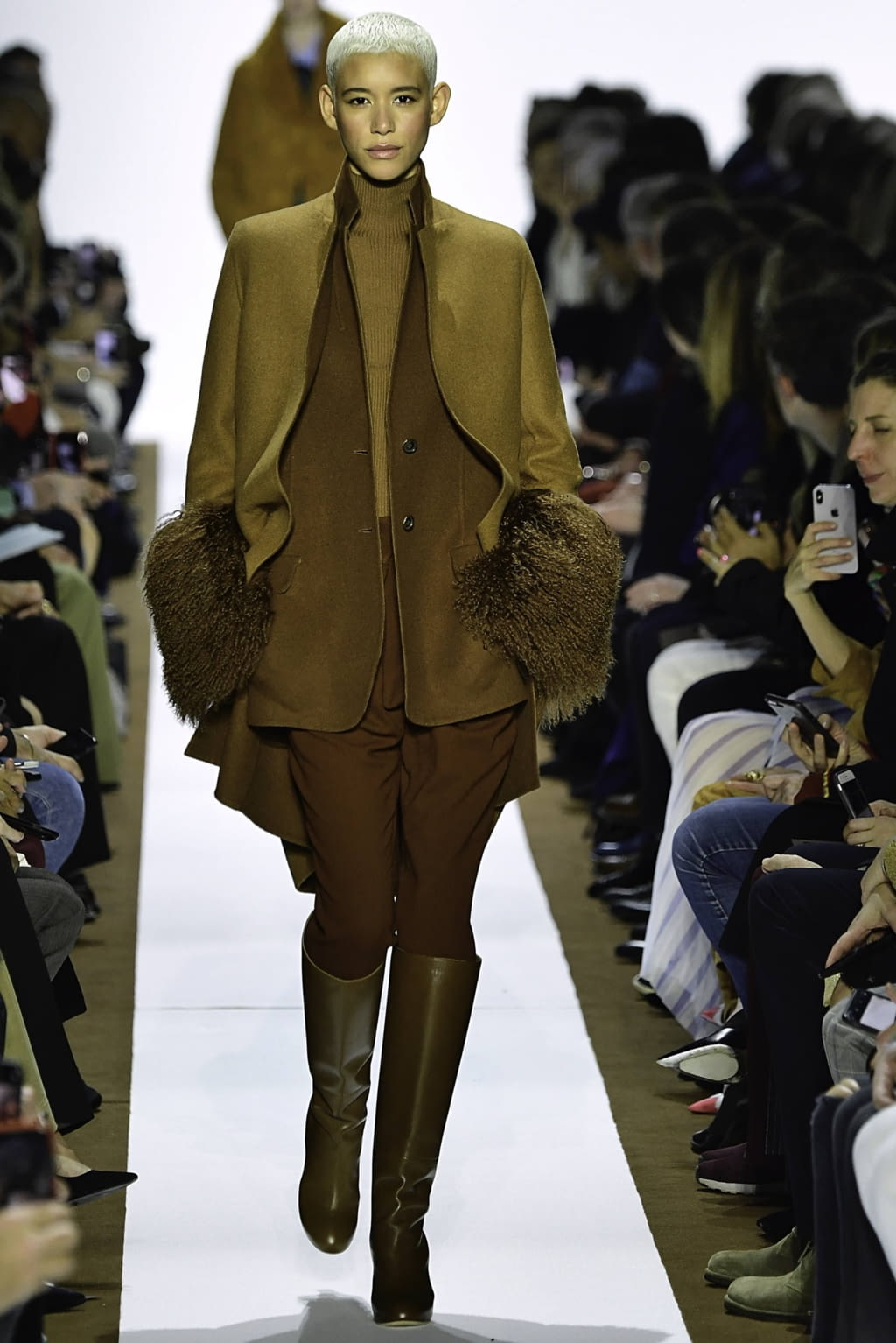 Fashion Week Paris Fall/Winter 2019 look 29 from the Akris collection womenswear