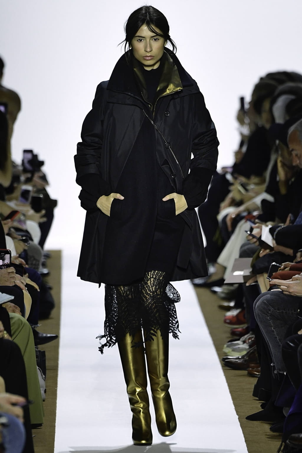 Fashion Week Paris Fall/Winter 2019 look 37 from the Akris collection 女装