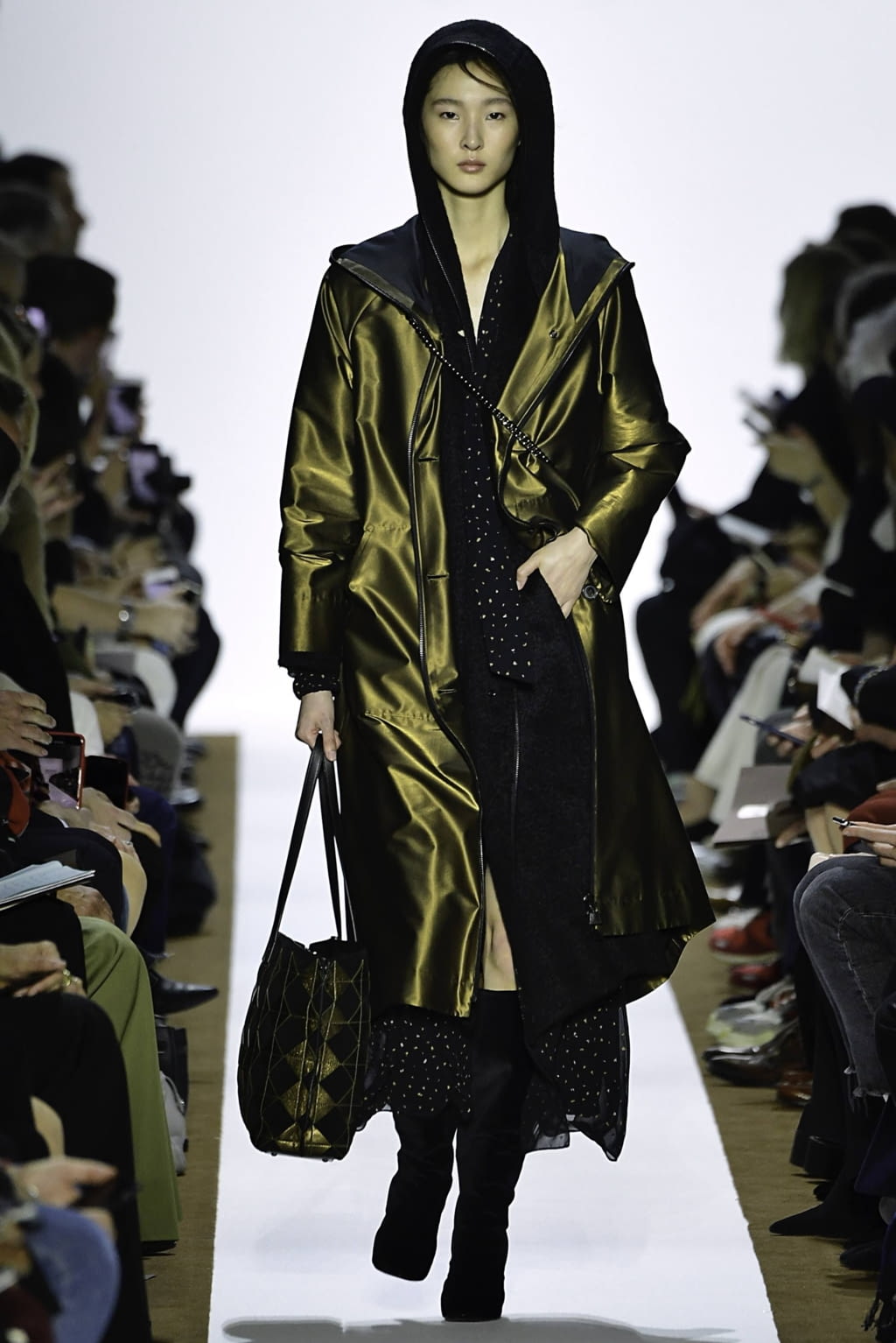 Fashion Week Paris Fall/Winter 2019 look 40 from the Akris collection womenswear
