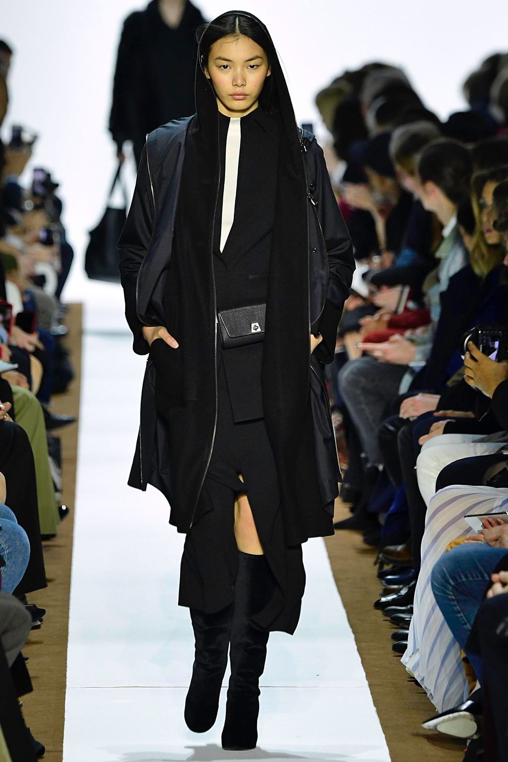 Fashion Week Paris Fall/Winter 2019 look 44 from the Akris collection womenswear