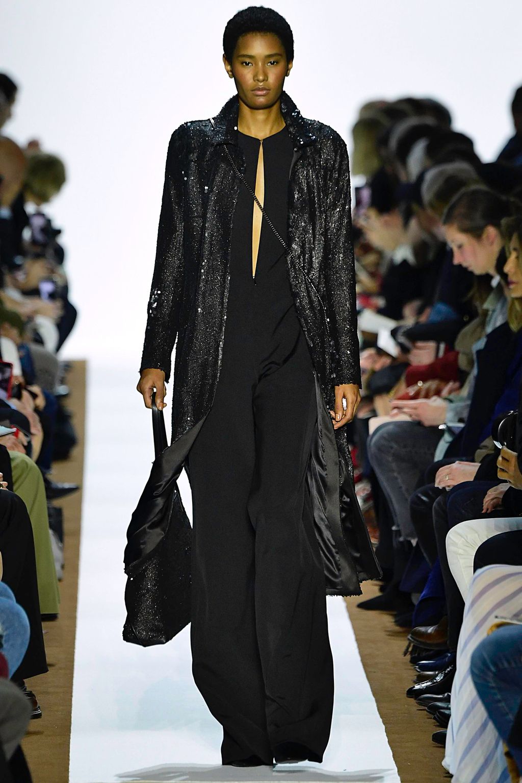 Fashion Week Paris Fall/Winter 2019 look 50 from the Akris collection 女装