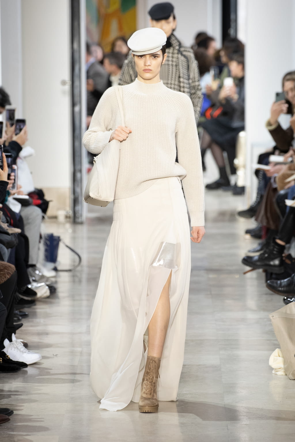 Fashion Week Paris Fall/Winter 2020 look 2 from the Akris collection 女装