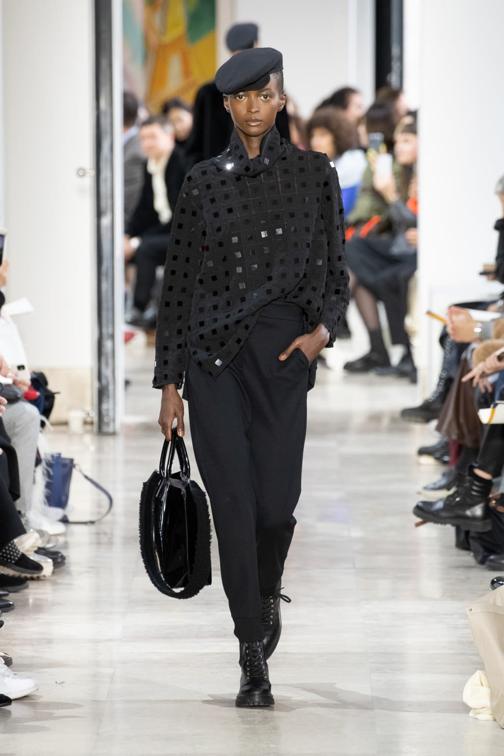 Fashion Week Paris Fall/Winter 2020 look 6 from the Akris collection 女装