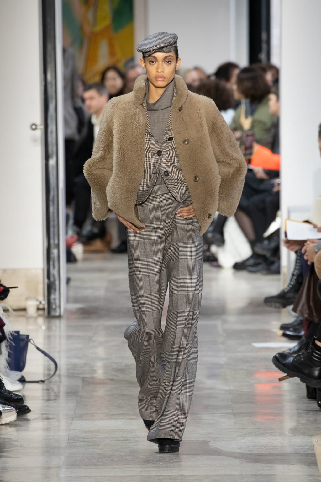 Fashion Week Paris Fall/Winter 2020 look 24 from the Akris collection 女装
