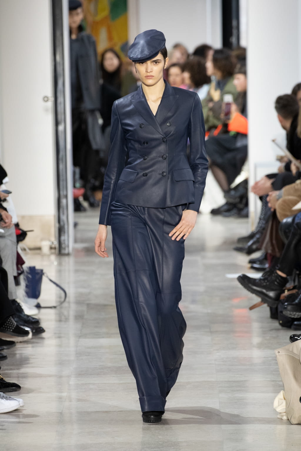 Fashion Week Paris Fall/Winter 2020 look 26 from the Akris collection 女装