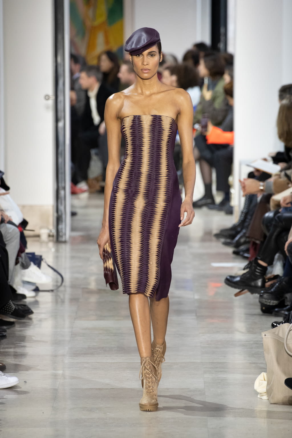 Fashion Week Paris Fall/Winter 2020 look 45 from the Akris collection 女装