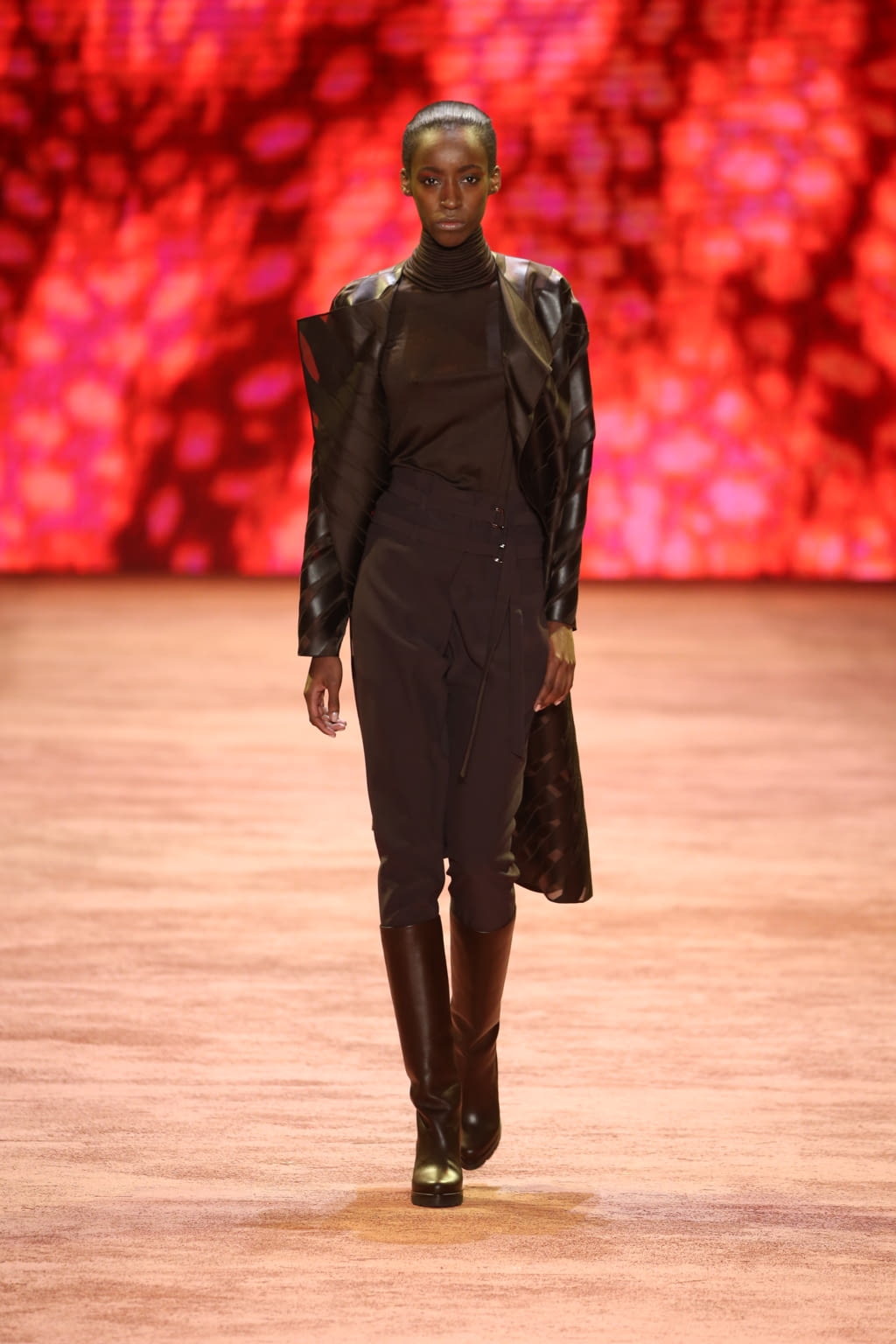 Fashion Week Paris Fall/Winter 2016 look 25 from the Akris collection 女装