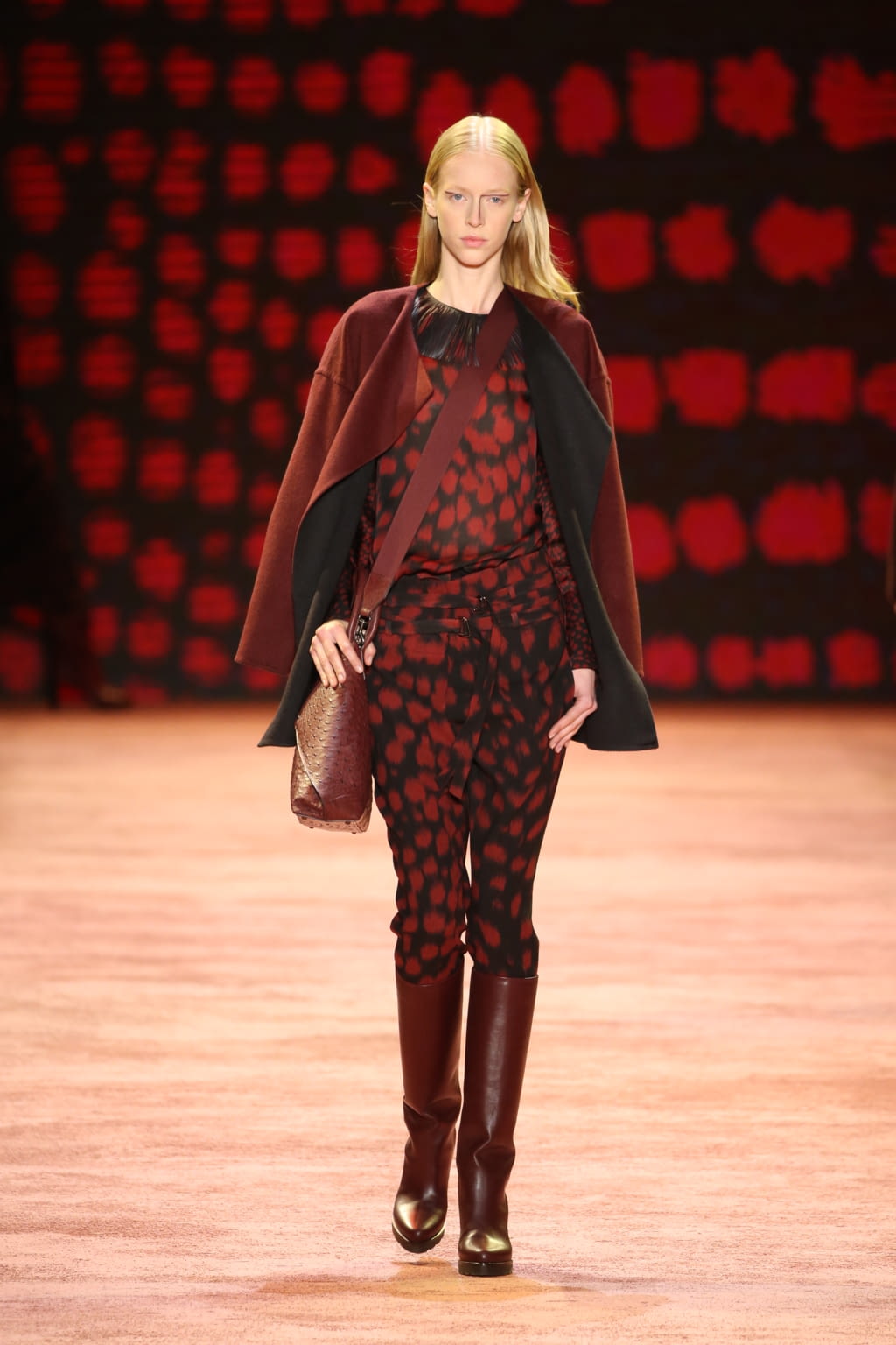 Fashion Week Paris Fall/Winter 2016 look 35 from the Akris collection womenswear