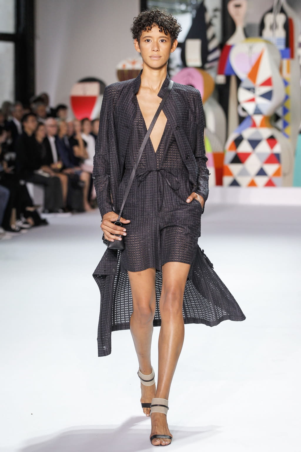 Fashion Week Paris Spring/Summer 2018 look 33 from the Akris collection 女装