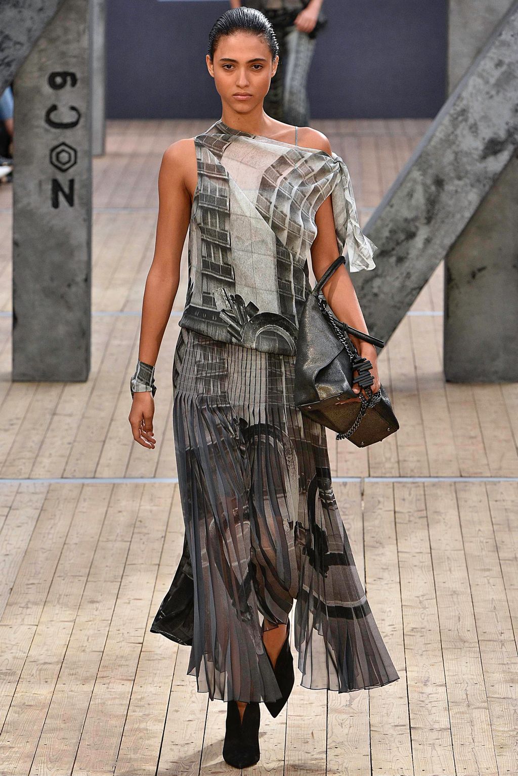 Fashion Week Paris Spring/Summer 2019 look 3 from the Akris collection womenswear