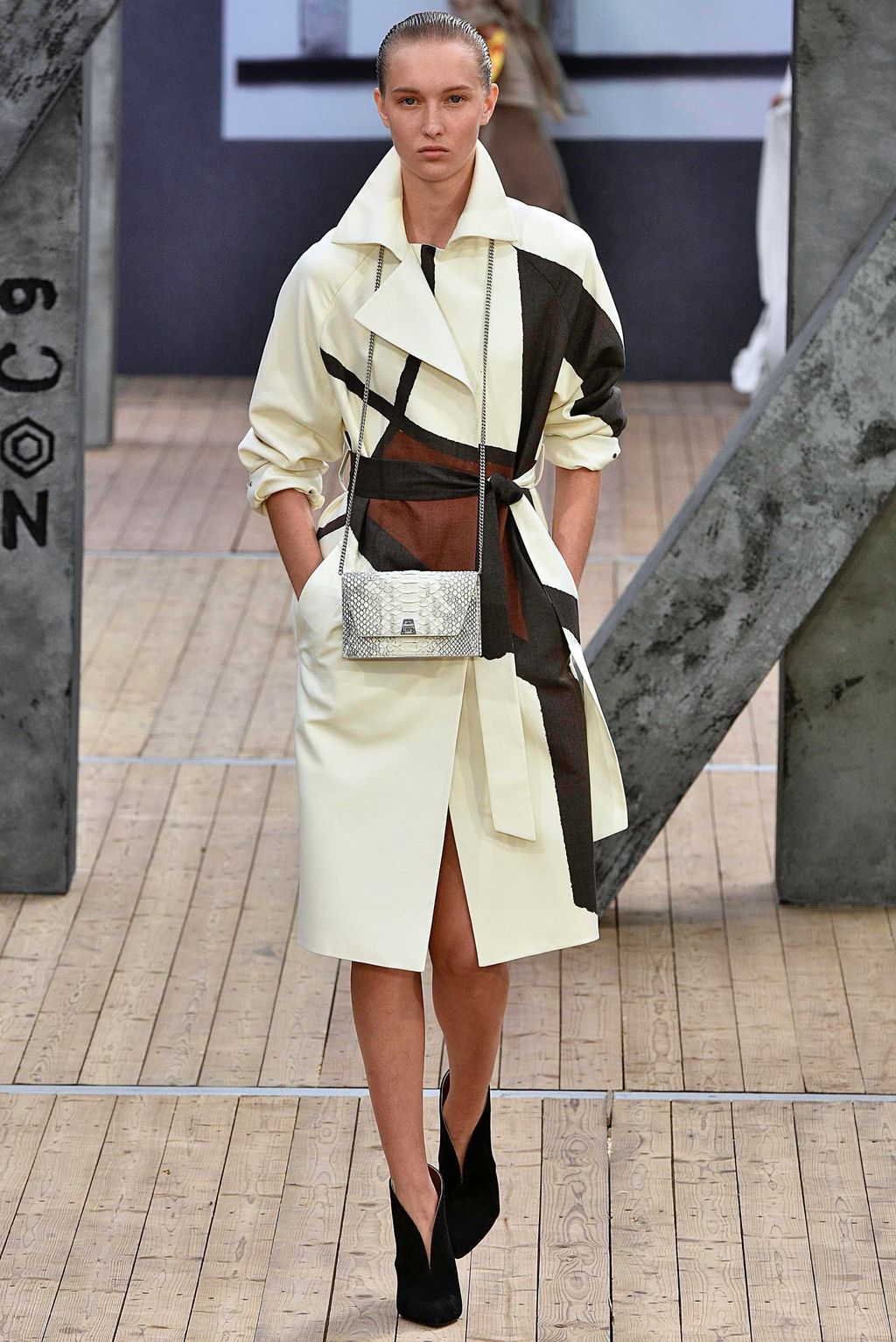 Fashion Week Paris Spring/Summer 2019 look 19 from the Akris collection womenswear