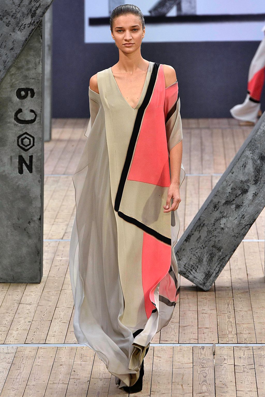 Fashion Week Paris Spring/Summer 2019 look 30 from the Akris collection womenswear
