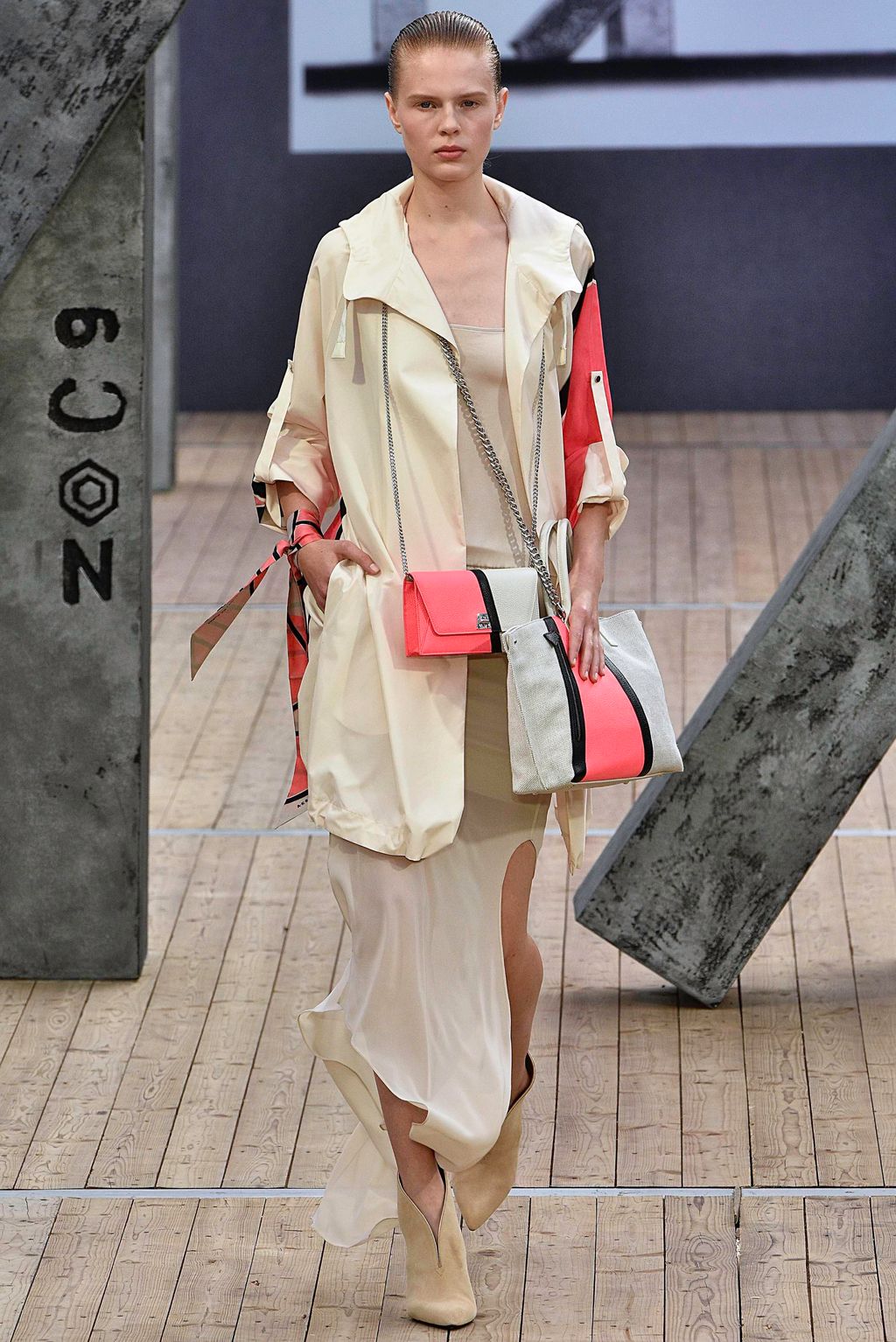 Fashion Week Paris Spring/Summer 2019 look 33 from the Akris collection womenswear