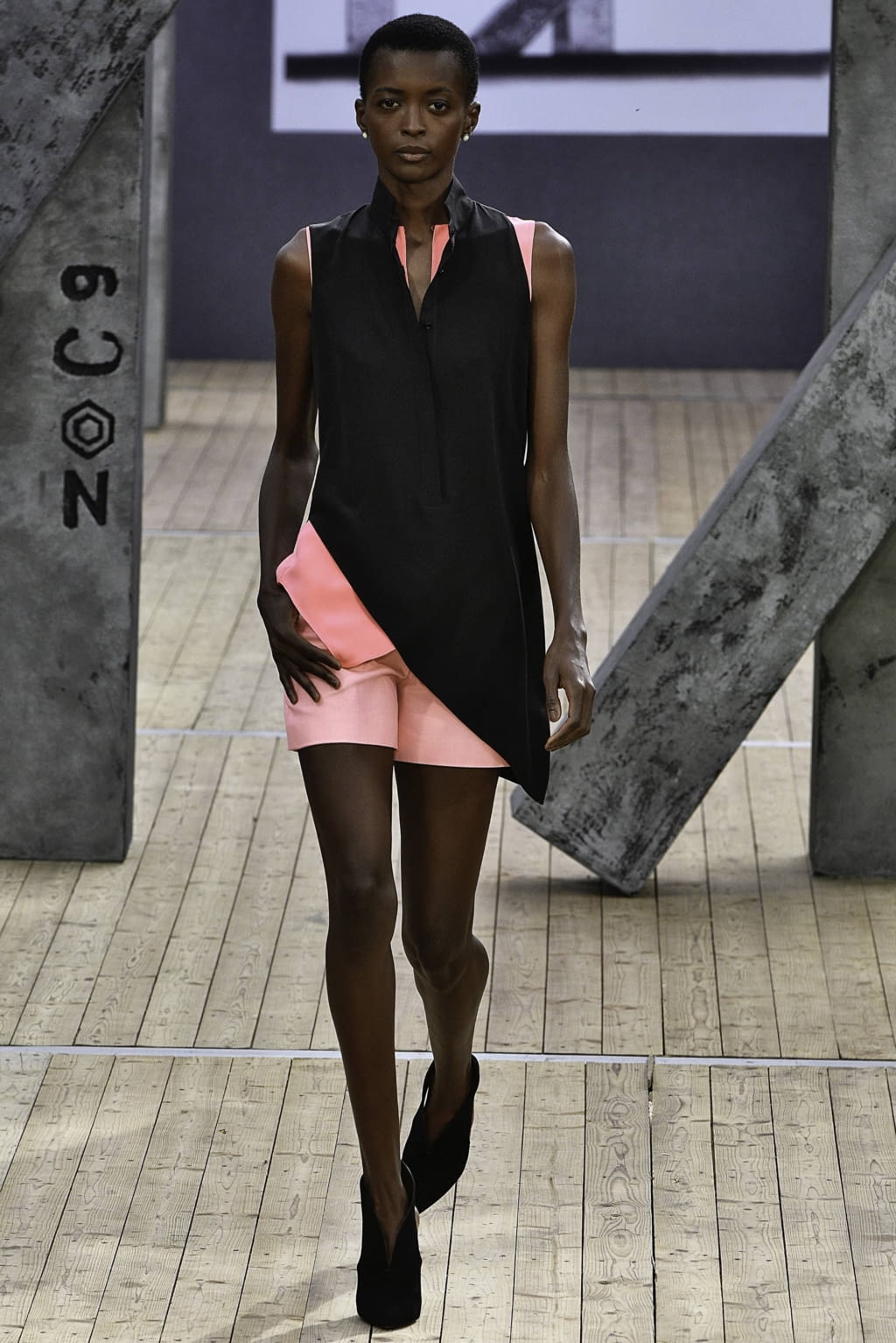 Fashion Week Paris Spring/Summer 2019 look 36 from the Akris collection womenswear