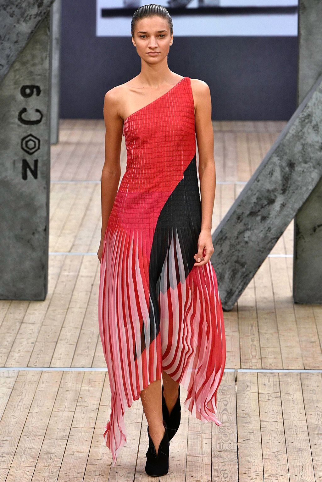 Fashion Week Paris Spring/Summer 2019 look 55 from the Akris collection womenswear
