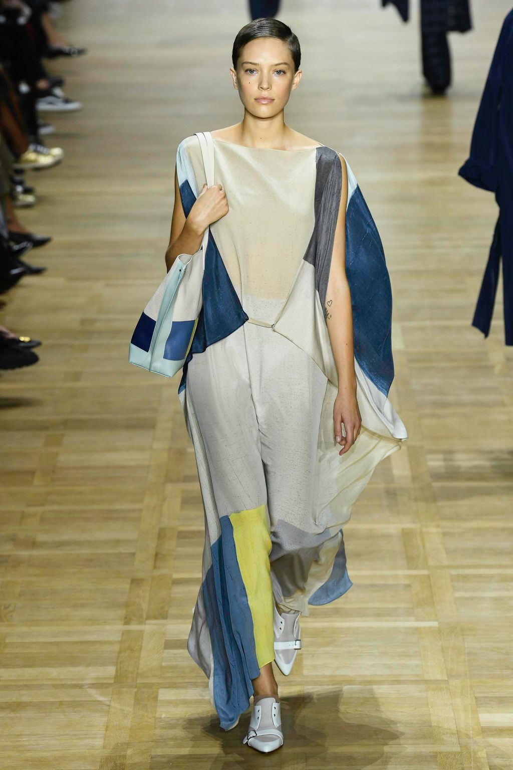 Fashion Week Paris Spring/Summer 2020 look 22 from the Akris collection womenswear