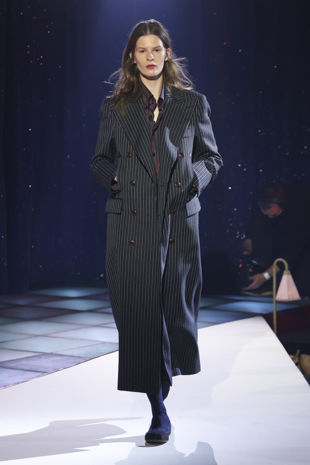Fashion Week Paris Fall/Winter 2022 look 3 de la collection Andreas Kronthaler for Vivienne Westwood womenswear