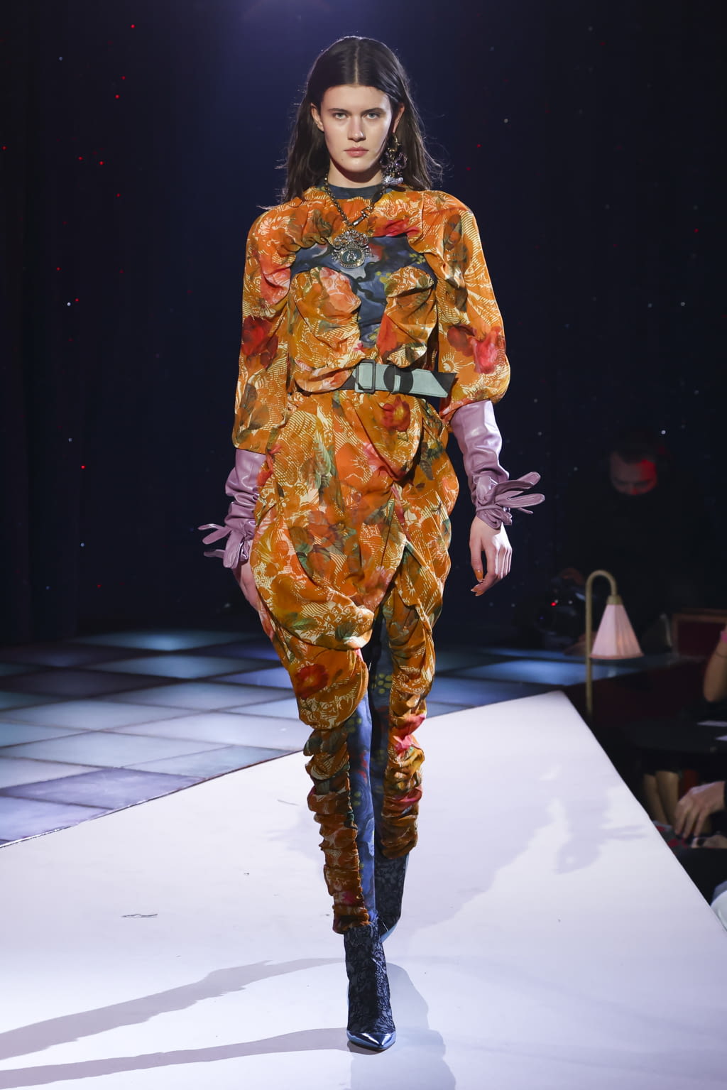 Fashion Week Paris Fall/Winter 2022 look 48 from the Andreas Kronthaler for Vivienne Westwood collection womenswear