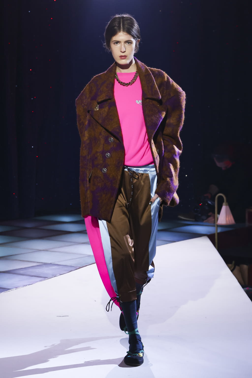 Fashion Week Paris Fall/Winter 2022 look 53 de la collection Andreas Kronthaler for Vivienne Westwood womenswear