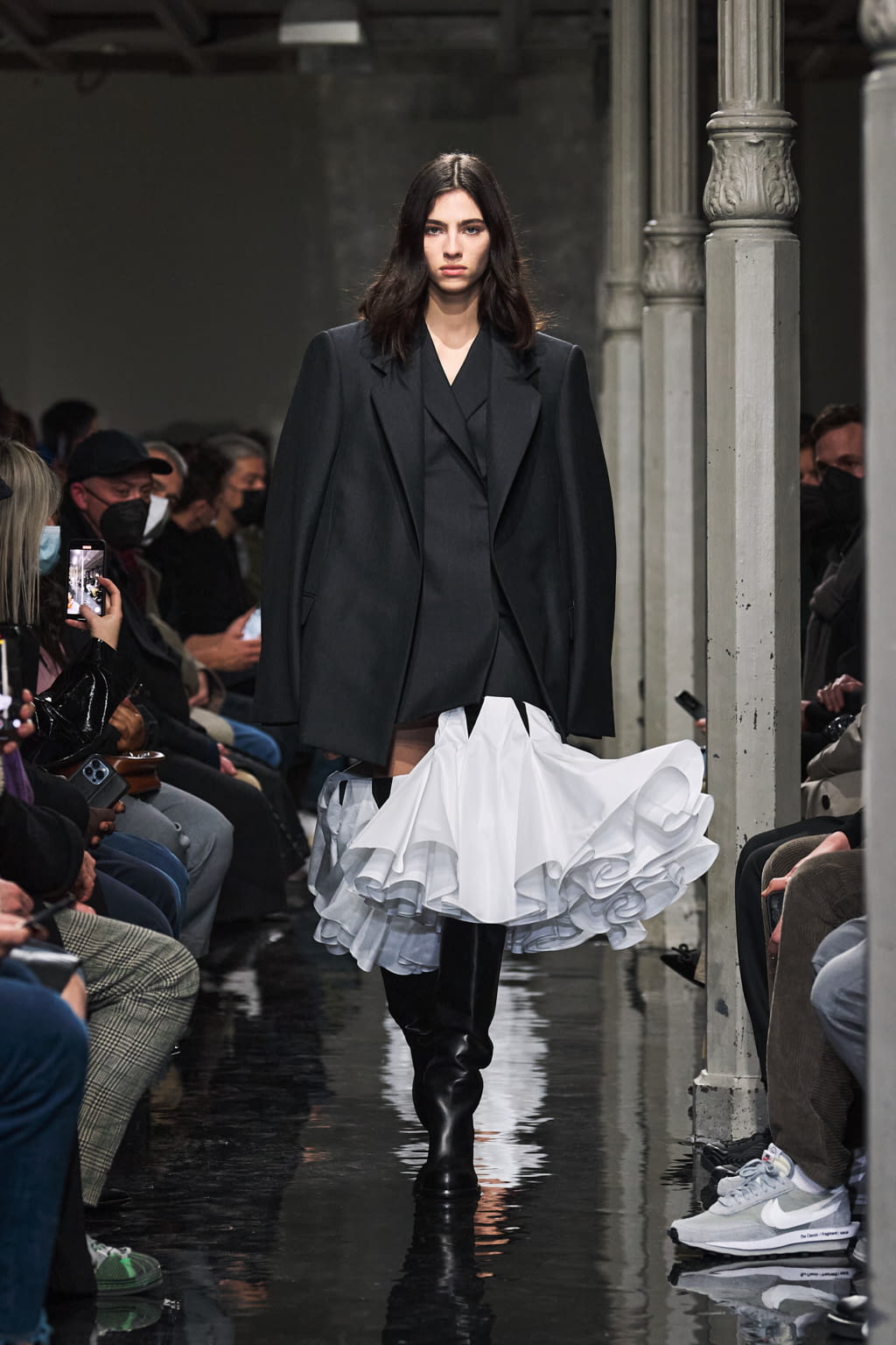 Fashion Week Paris Fall/Winter 2022 look 16 de la collection Alaïa womenswear