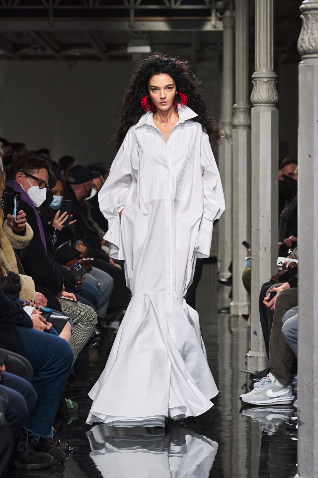 Fashion Week Paris Fall/Winter 2022 look 17 de la collection Alaïa womenswear