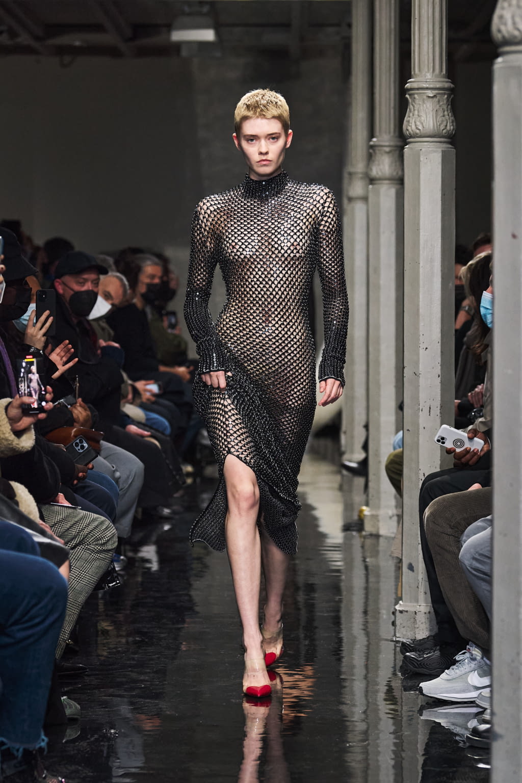 Fashion Week Paris Fall/Winter 2022 look 29 de la collection Alaïa womenswear