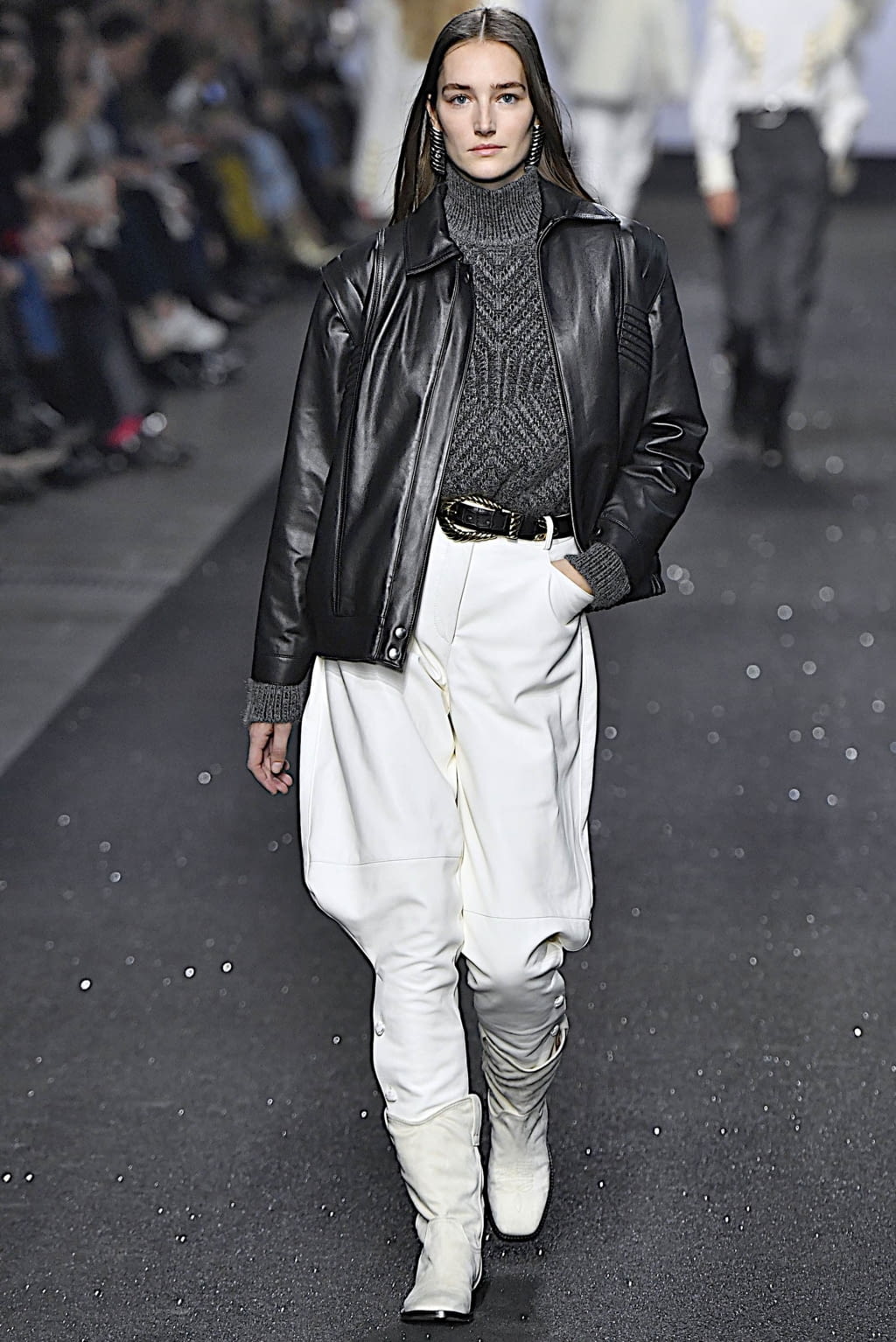 Fashion Week Milan Fall/Winter 2019 look 6 de la collection Alberta Ferretti womenswear