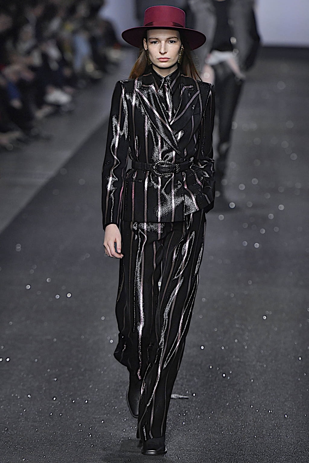 Fashion Week Milan Fall/Winter 2019 look 28 de la collection Alberta Ferretti womenswear