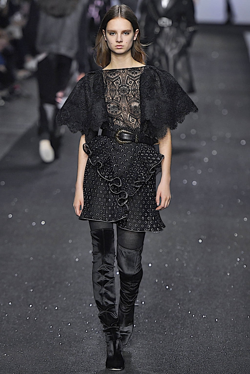 Fashion Week Milan Fall/Winter 2019 look 30 de la collection Alberta Ferretti womenswear
