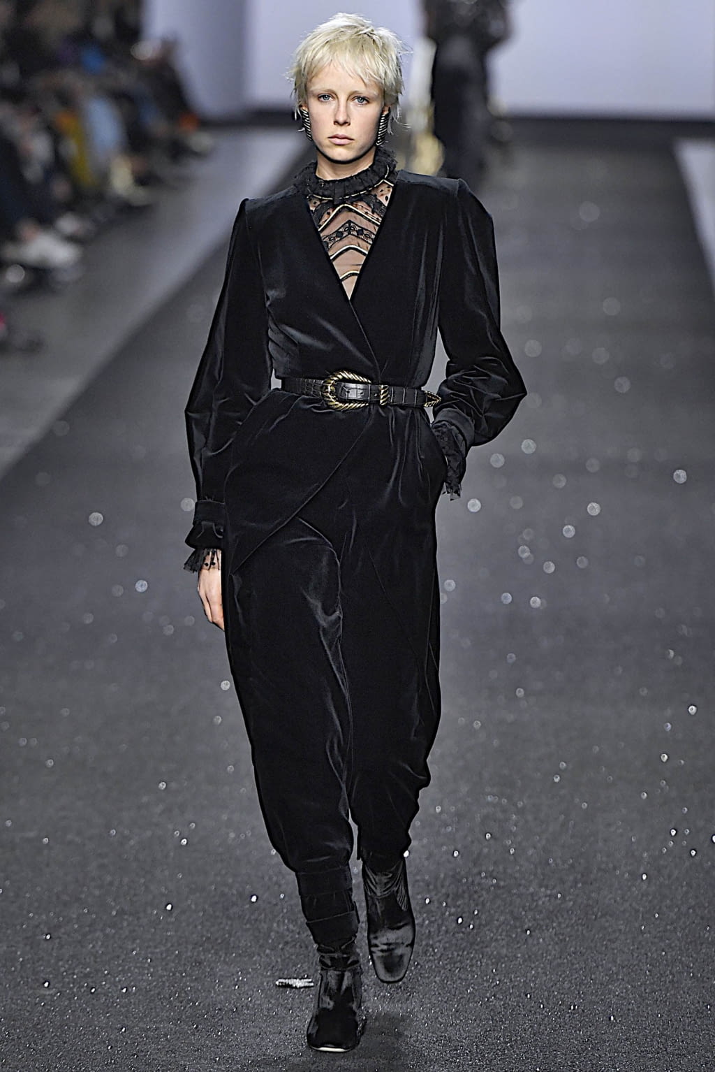 Fashion Week Milan Fall/Winter 2019 look 58 from the Alberta Ferretti collection womenswear